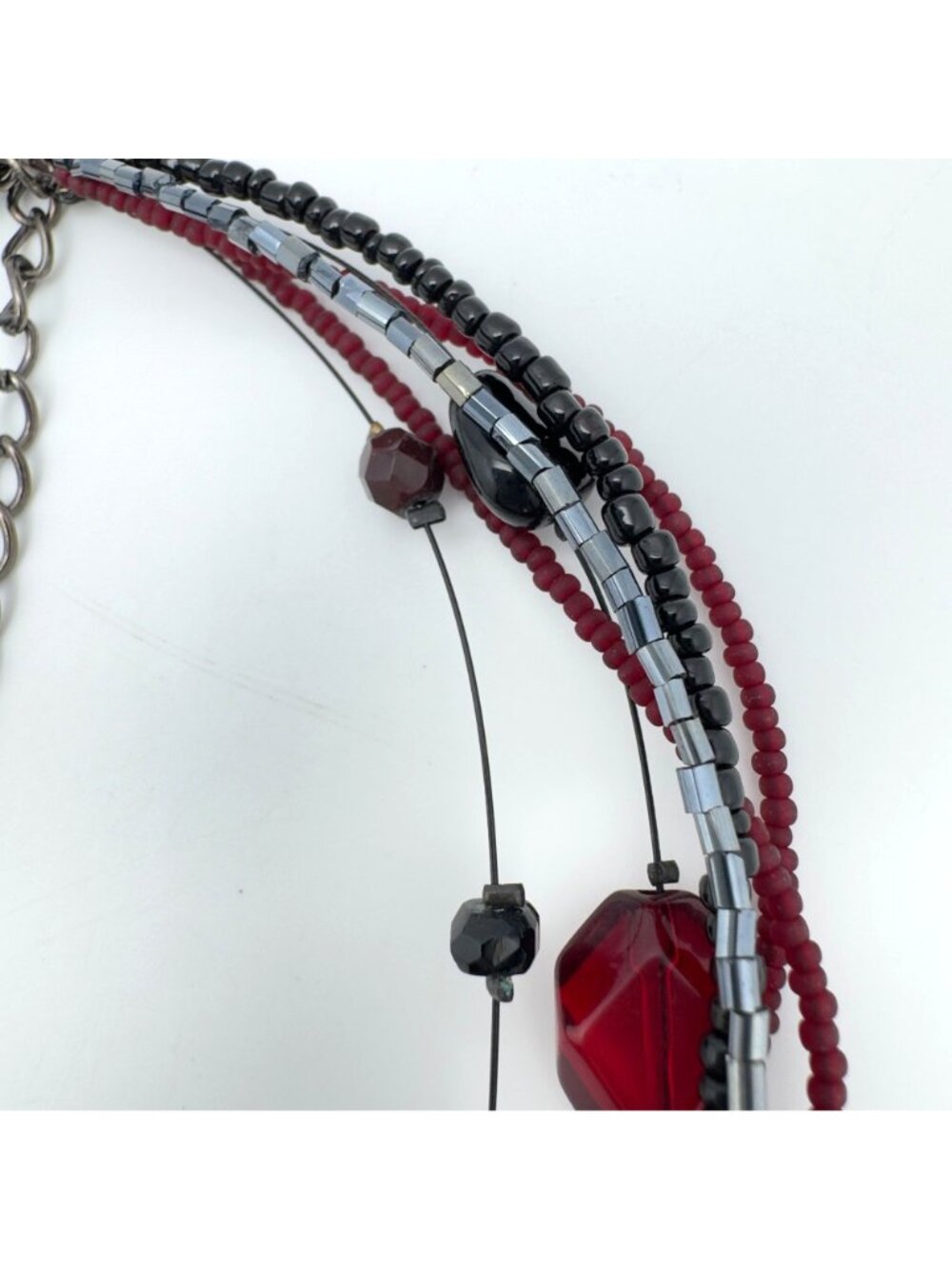 Chicos Gray Black Red Beaded Statement Necklace Pink Mica Acrylic Pendant Chain - Picture 9 of 11